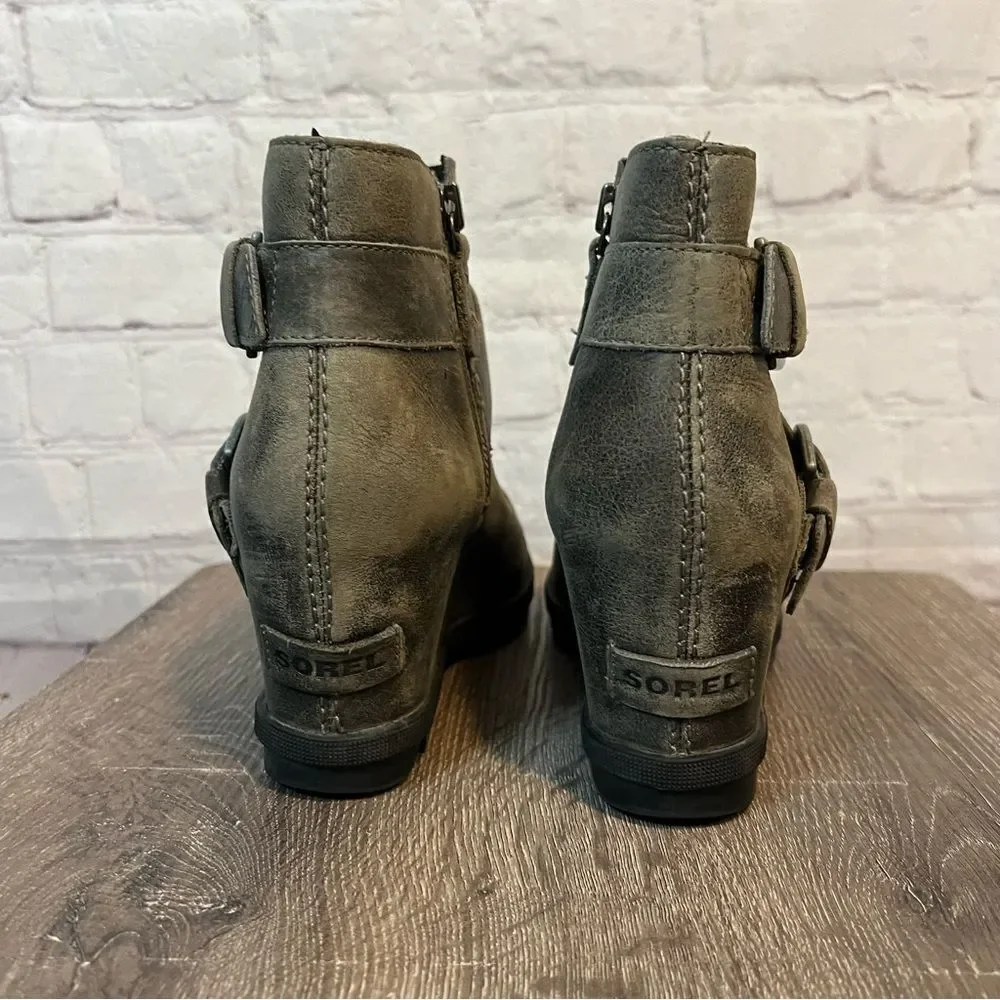 WOMEN'S JOAN OF ARCTIC™ WEDGE II BUCKLE BOOTIE size 9.5